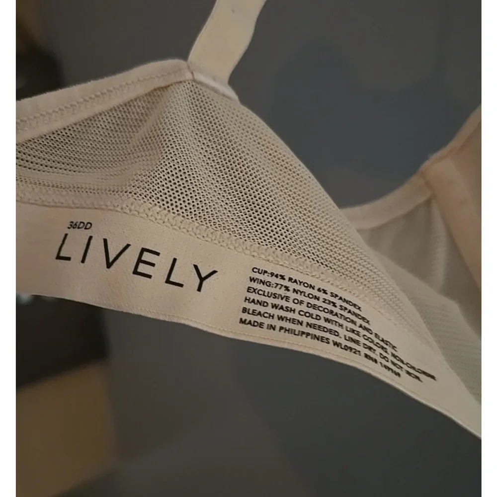 Lively Beige Full‎ Coverage Adjustable Straps Underwire T-Shirt Bra Size 36DD